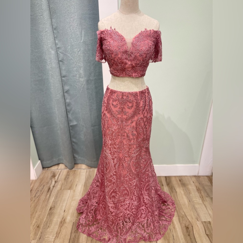 NWT- Elegant 2 Piece Gown